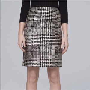 White House Black Market Black and White skirt